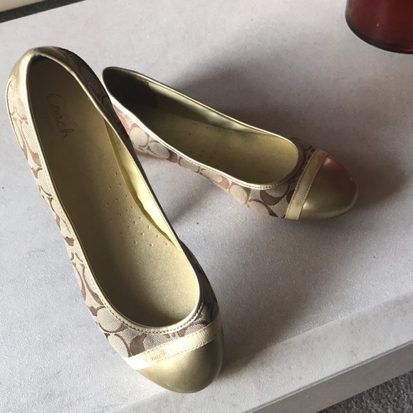 Coach Shoes - Coach Ballet Flats Like New❤️❤️ Size 11